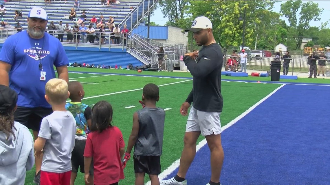 Local NFL players return to northwest Ohio to put on football camp for kids