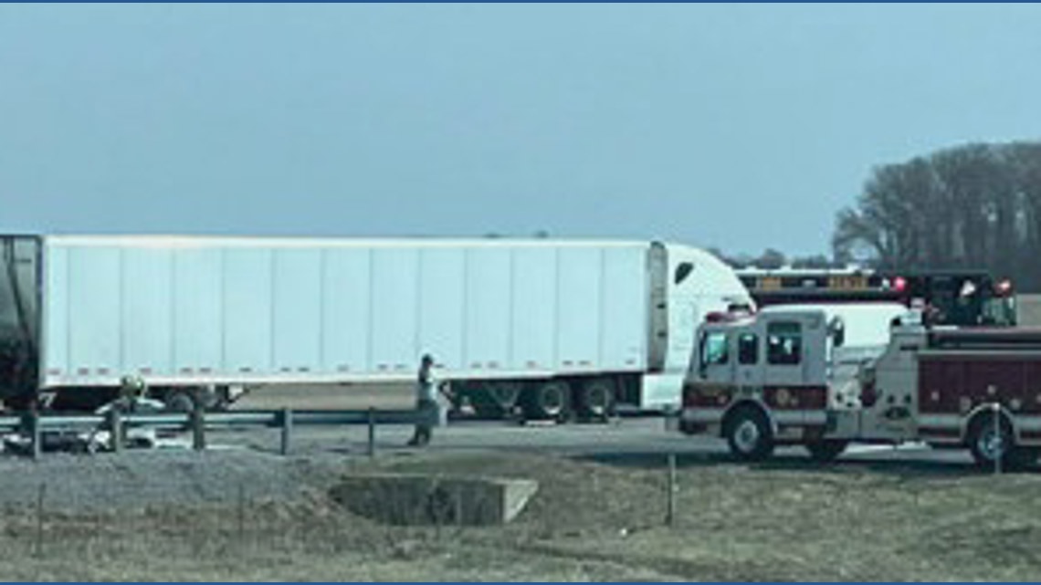 Driver of commercial vehicle dead after Ohio Turnpike crash | wtol.com