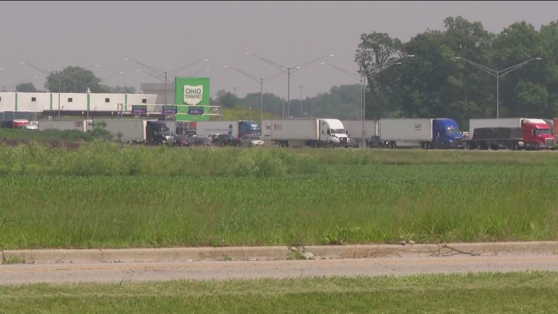 Driver hospitalized after crashing into semi truck on Ohio Turnpike in ...