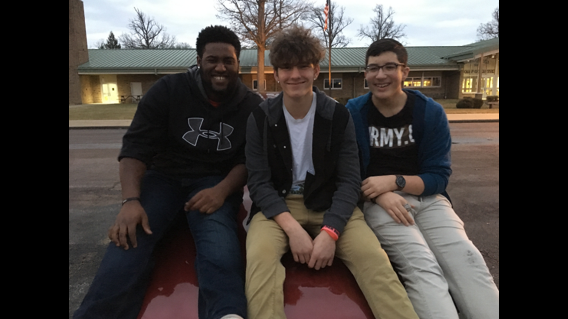 Viral Facebook Post Celebrates Teens Who Helped Homeless Man Wtol Com