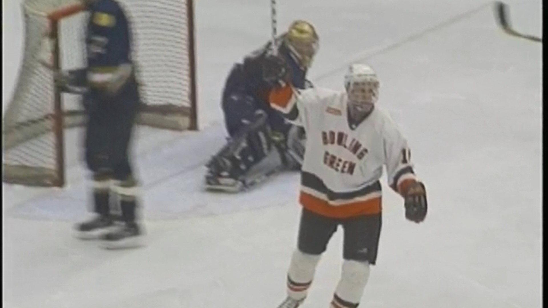 A look back at highlights and post-game reaction from the Feb. 18, 2000, hockey game between the Bowling Green Falcons and Notre Dame Fighting Irish.