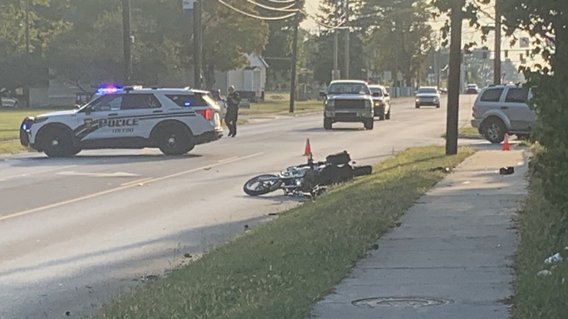 2 hospitalized after motorcycle, SUV crash in south Toledo Friday