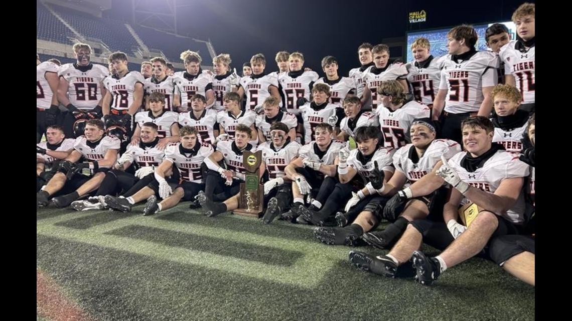 Liberty Center rolls past Wheelersburg for Division V state football title