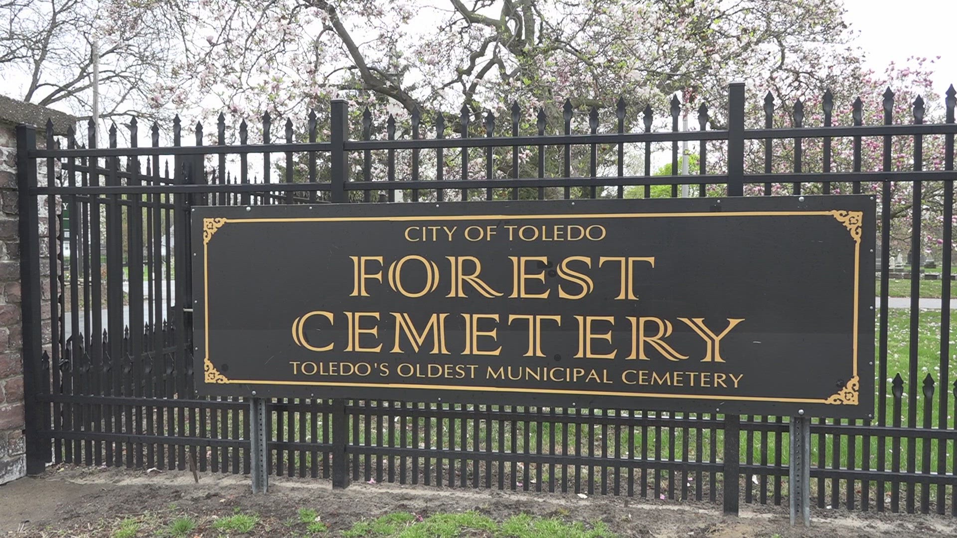 Whether it's money, vandalism or just time, Toledo Public Schools teacher Robyn Hage said there are a lot of reasons somebody may not have a headstone.