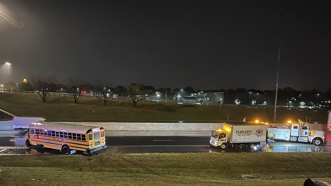 OSHP Multiple injured in crash between Findlay bus, pickup truck
