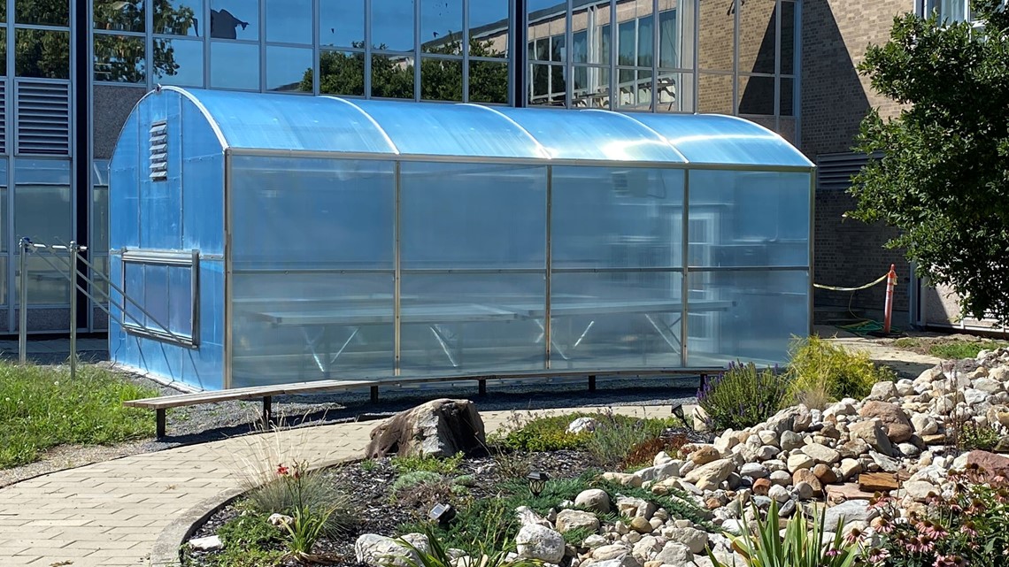 New greenhouse installed at Findlay High School