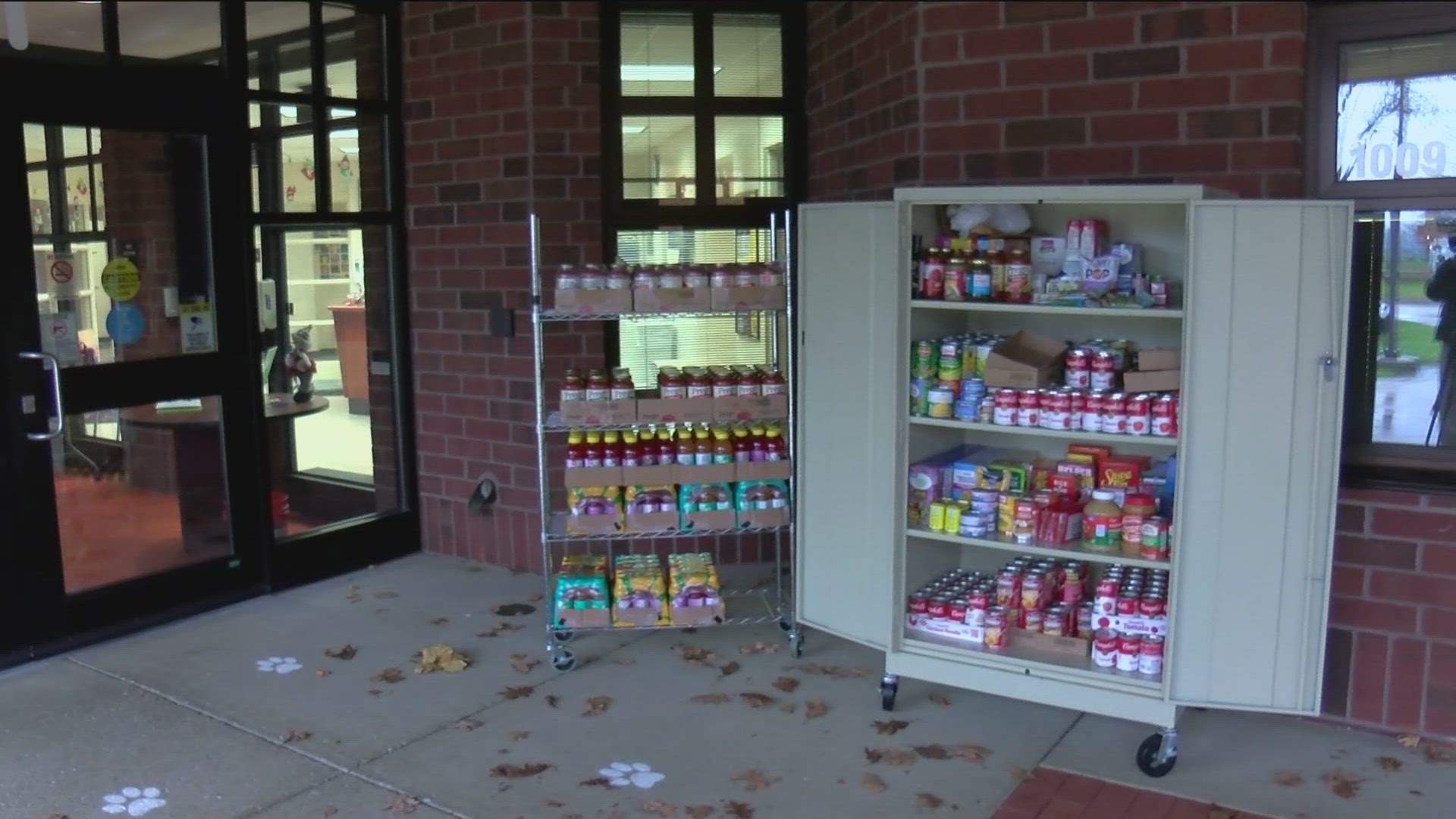wtol.com - Laura Sandlin - Maumee City Schools combating food insecurity through 'Free Little Food Pantries