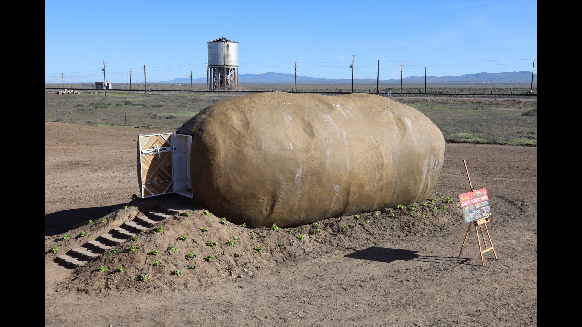 Stay at this giant potato Airbnb in Idaho