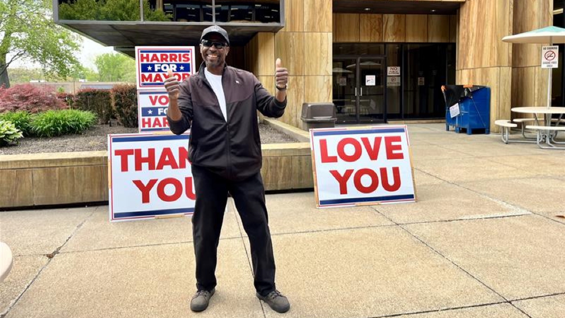 Harris received nearly 3,000 votes in the primary, trailing incumbent Mayor Wade Kapszukiewicz and former city economic development director Roberto Torres.