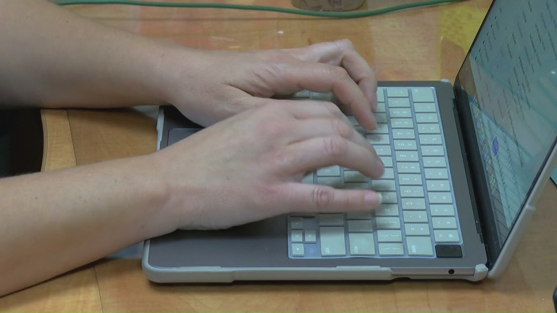 Perrysburg school district blocks social media on student devices 24/7