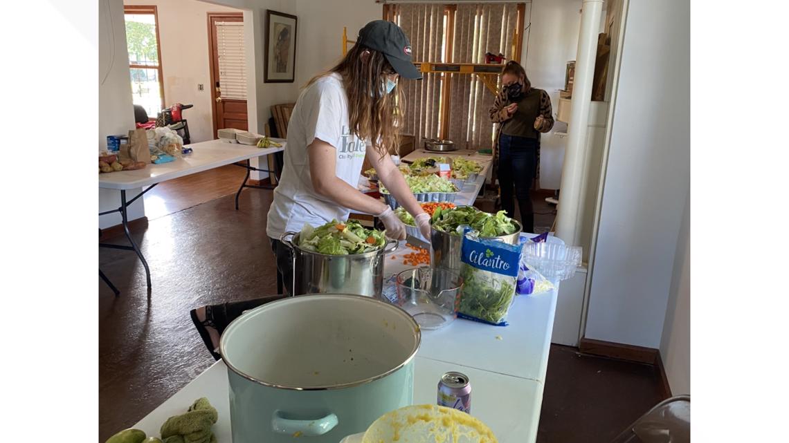 Food Not Bombs provides fresh meals for community - Vimarsana News