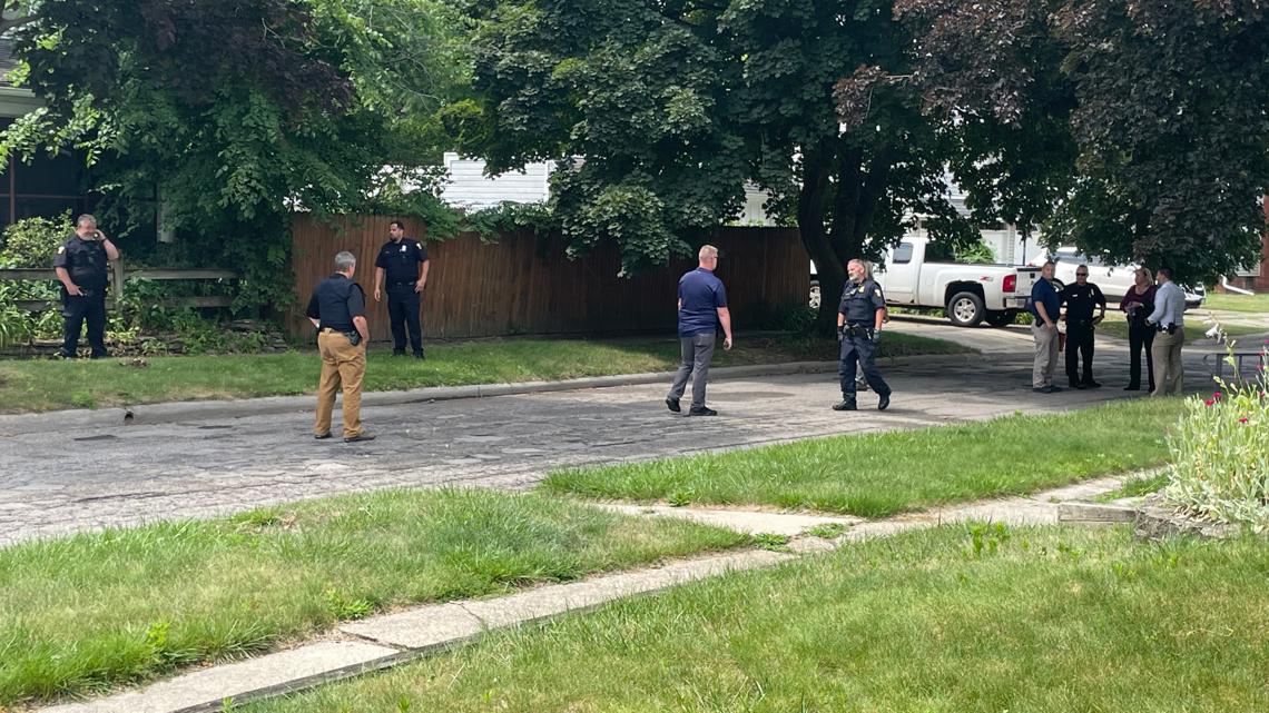 Armed suspect, Toledo police officer fire shots during pursuit | wtol.com