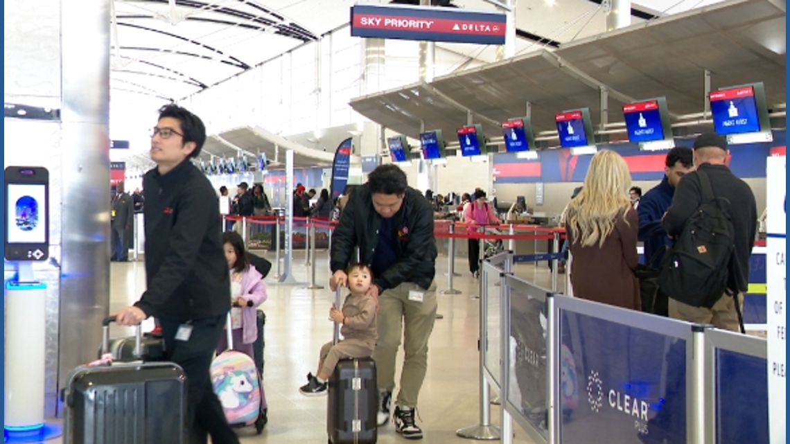 Travelers at Detroit Metro find short TSA lines amid widespread delays elsewhere
