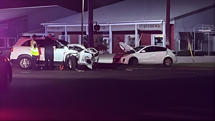 Five people hospitalized in late-night Sylvania Township crash | wtol.com