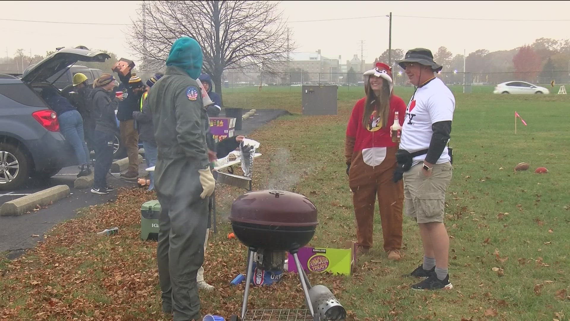 The snow didn't stop tailgaters from grilling out before the Rockets' game against Buffalo.