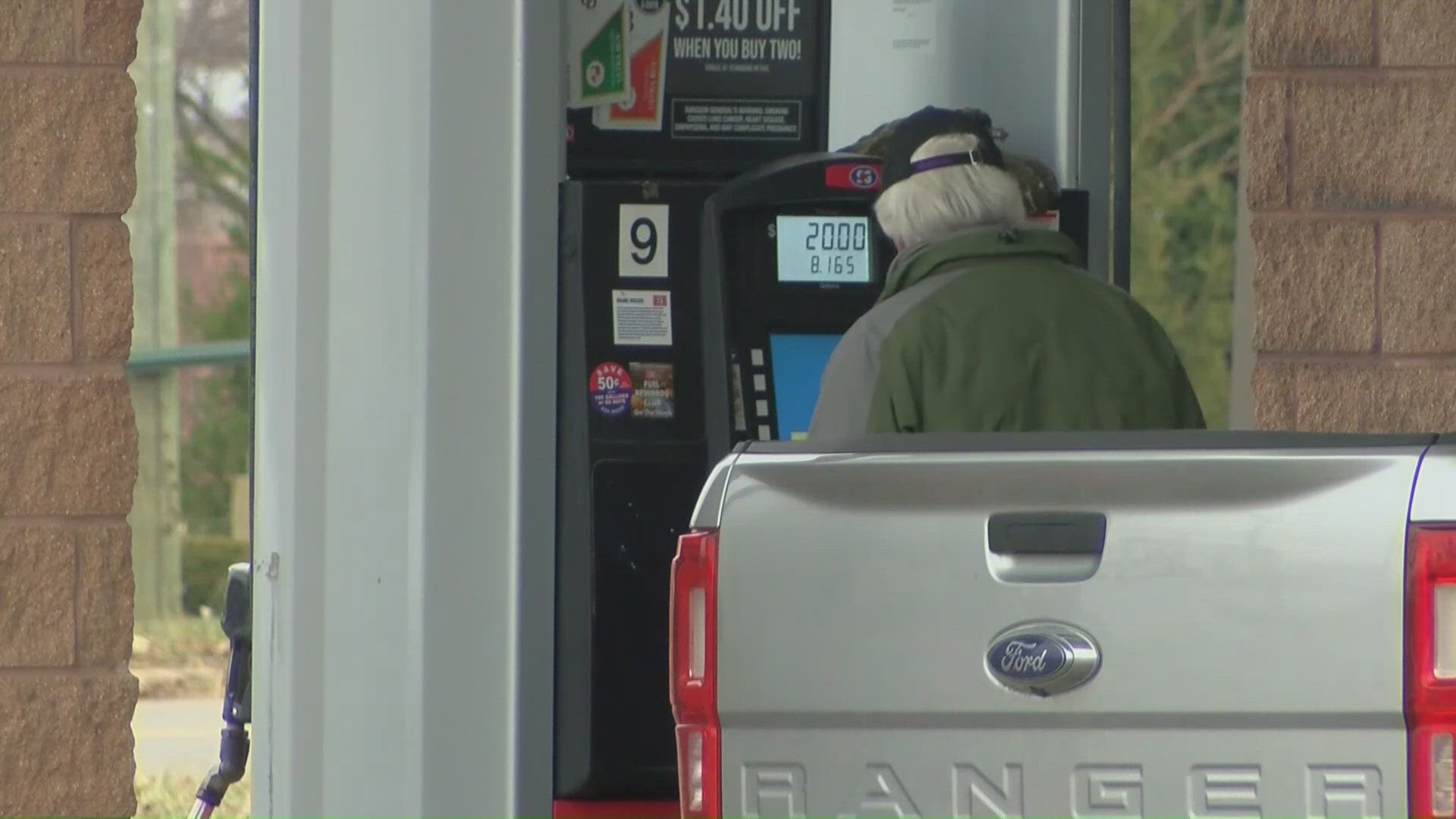 wtol.com - Jeffrey Schmucker - Gas prices drop 13 cents in Toledo, rise nationally