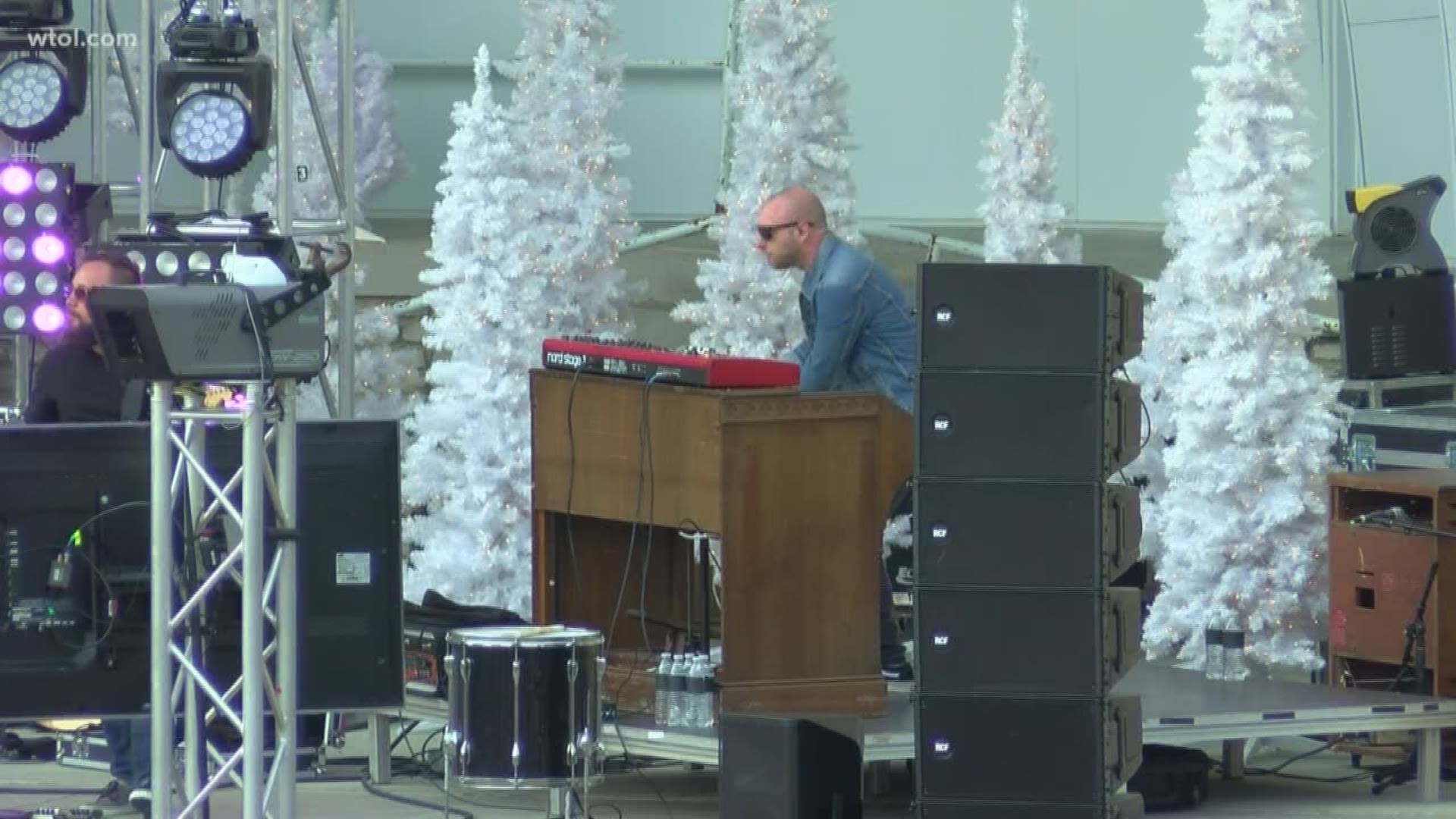 Cedar Creek Church Band performs 'Christmas in July' show at the Toledo