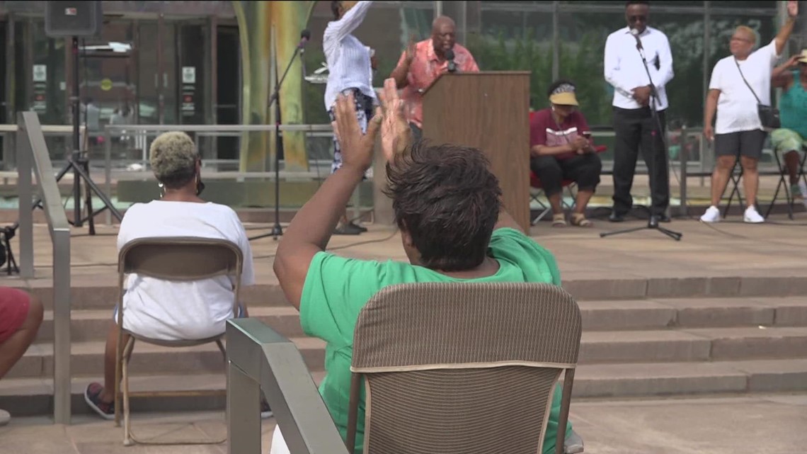'We are in a spiritual battle for our families, neighborhoods, our city': Toledoans gather to combat gun violence through prayer