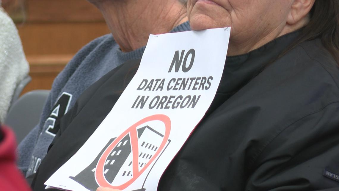 Split vote among council halts 6-month deadline extension for Oregon data center project