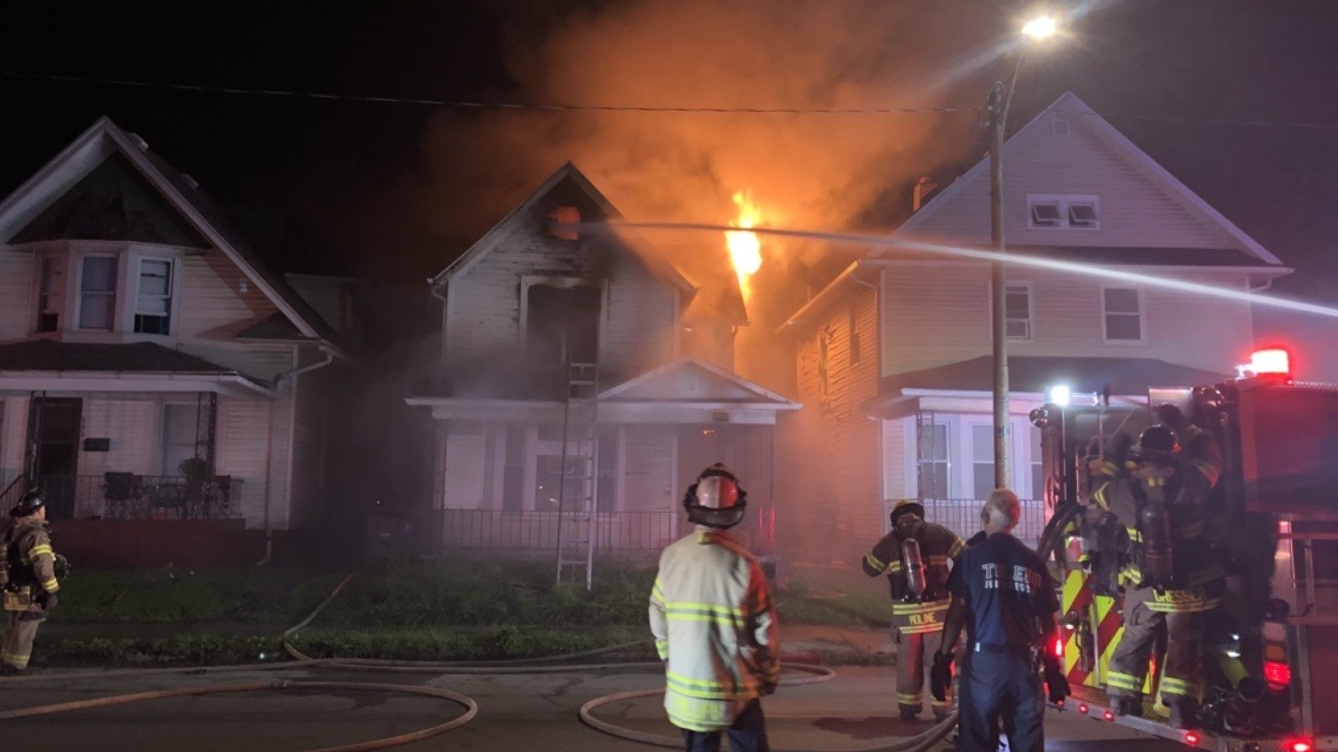 East Toledo house fire Friday morning | wtol.com