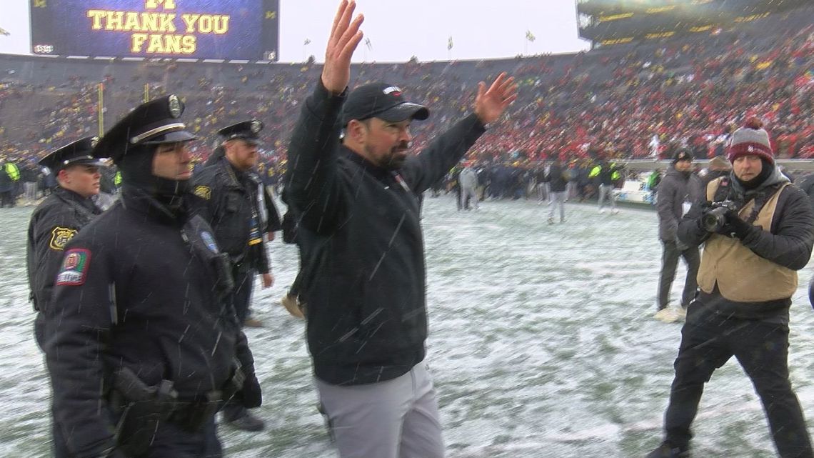 Michigan offense struggles in 27-9 rivalry loss