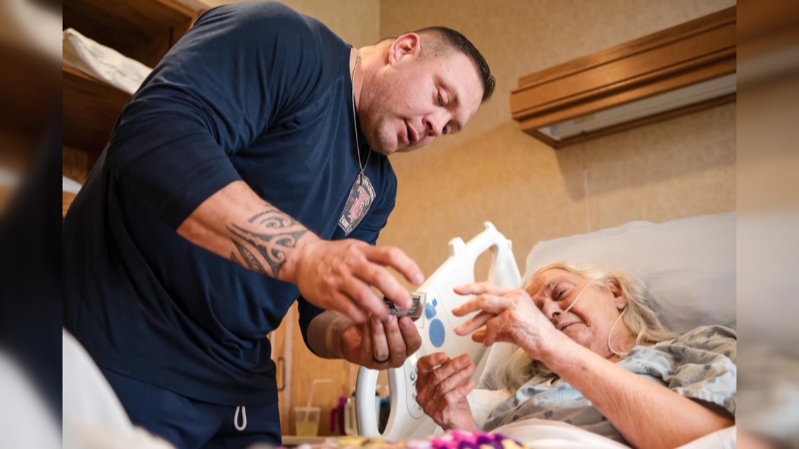 World's Strongest Firefighter from Toledo helps hospice patient - Vimarsana News
