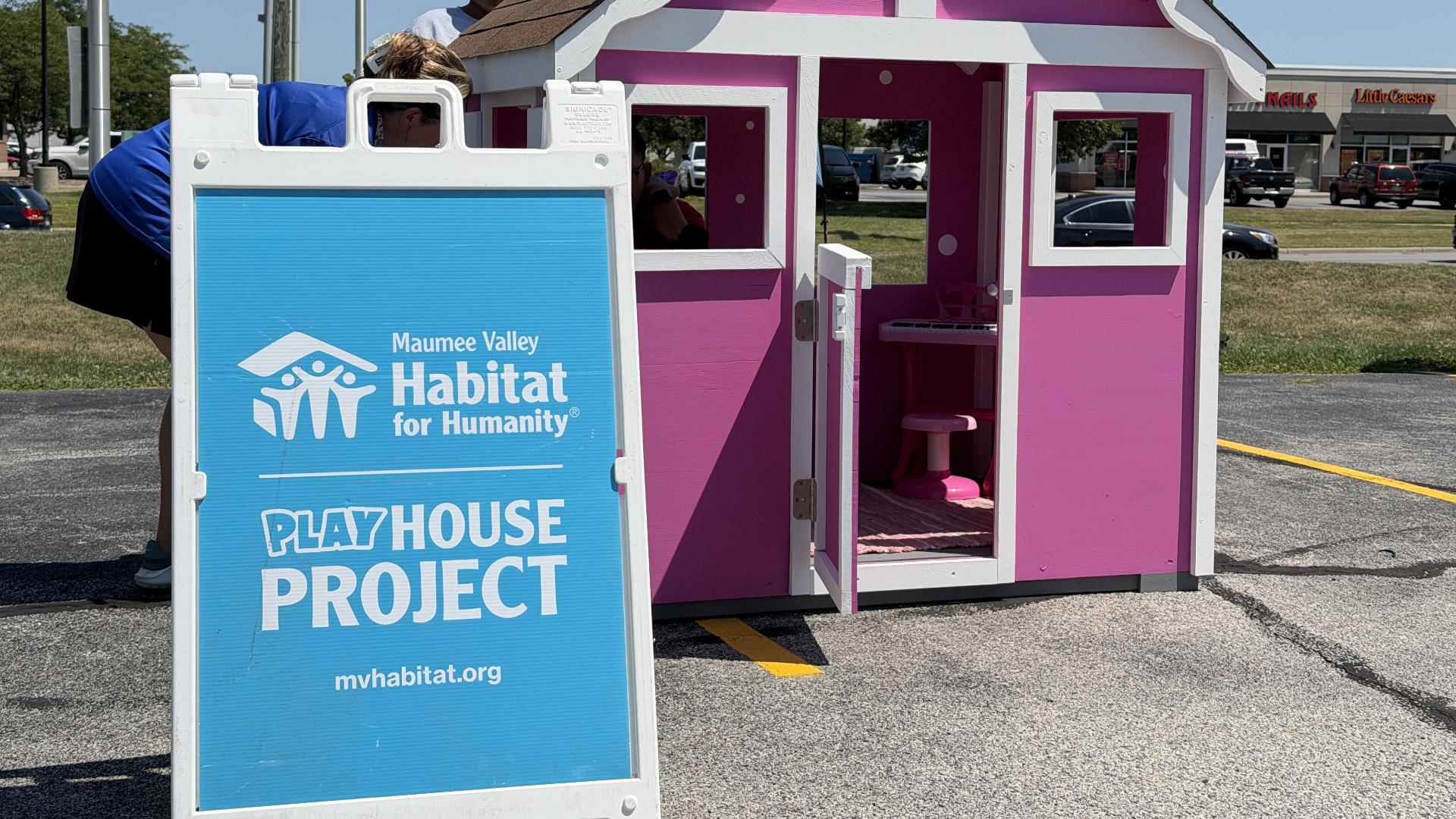 Springfield teachers build personalized playhouse for 4-year-old as part of affordable housing fundraiser