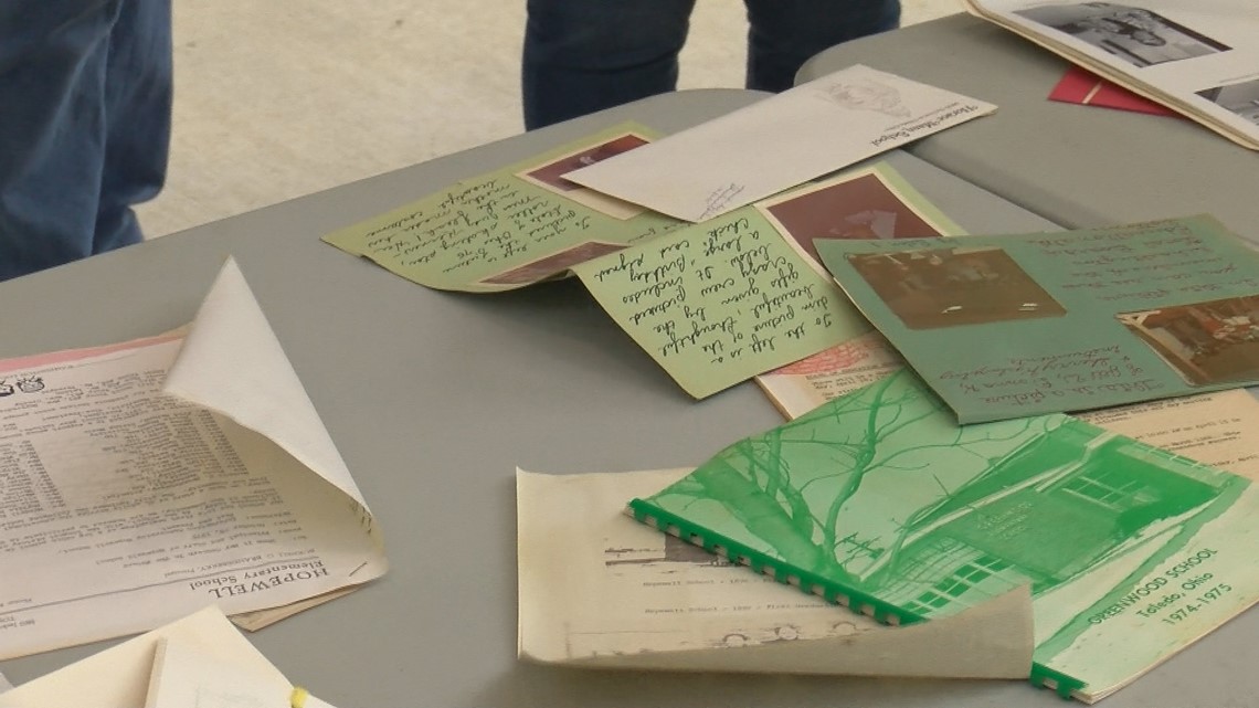 A look at the past: Shoreland Elementary opens timecapsule - Vimarsana News