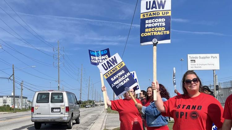 United Auto Workers strike at Jeep Toledo Assembly Complex | wtol.com