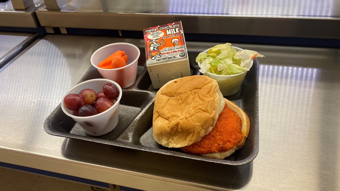 Schools prepare for loss of free breakfasts and lunches for their students - Vimarsana News