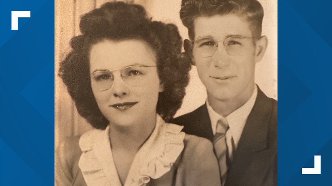 Rocky River couple celebrates Cleveland Browns with extensive memorabilia  collection 