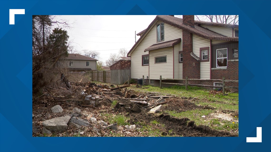 Toledo woman relieved blighted house next door is torn down - Vimarsana News