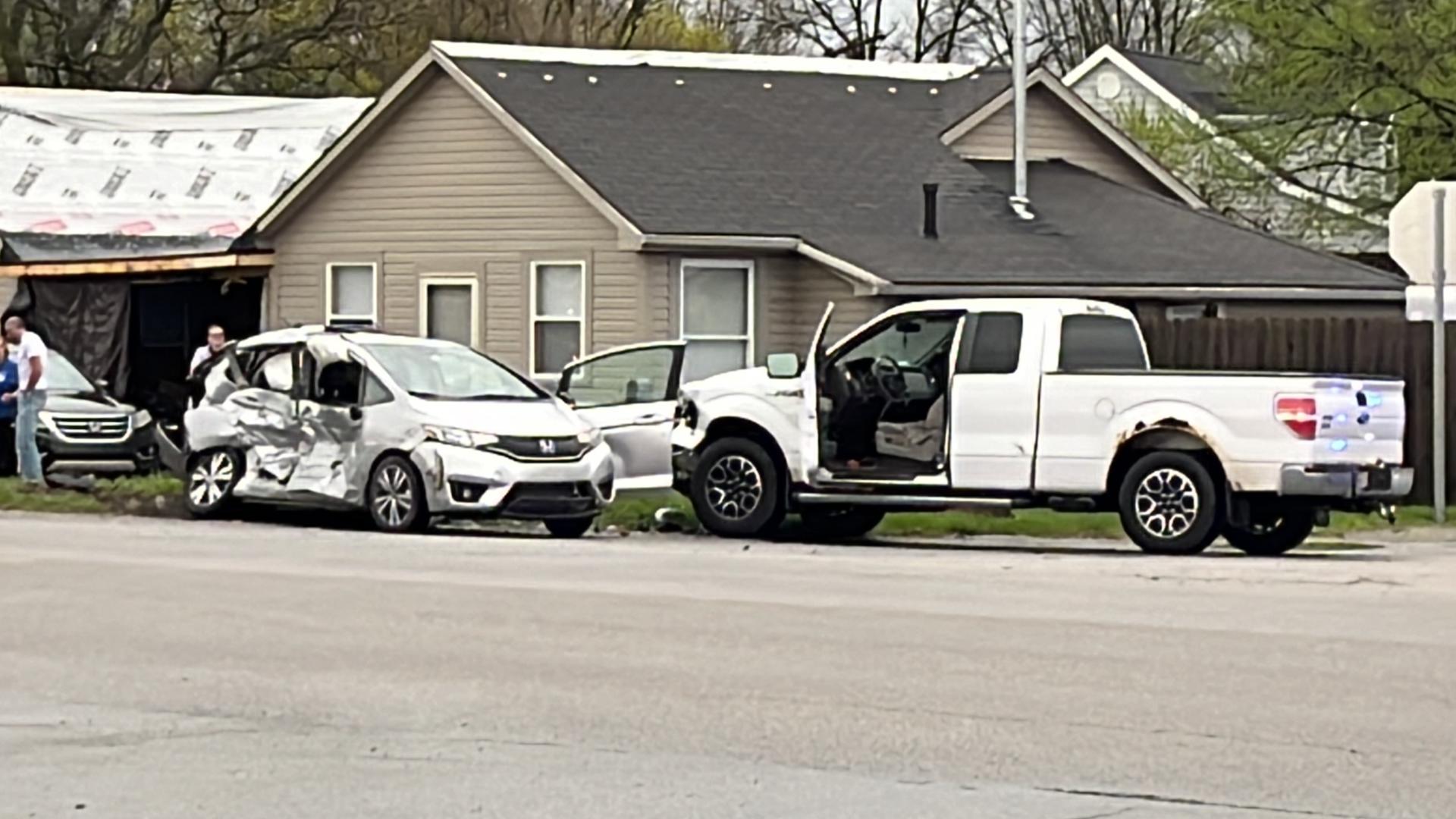 Two taken to the hospital following 3-car crash in Perrysburg Township ...