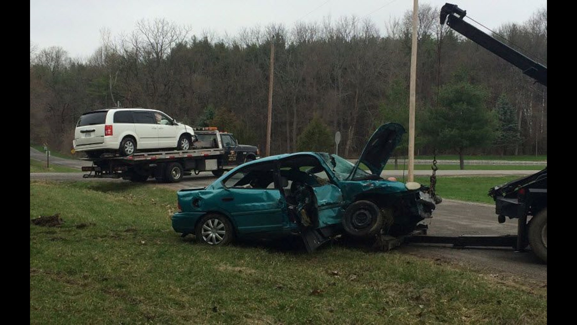 Woman dead after 2car accident in Fulton County