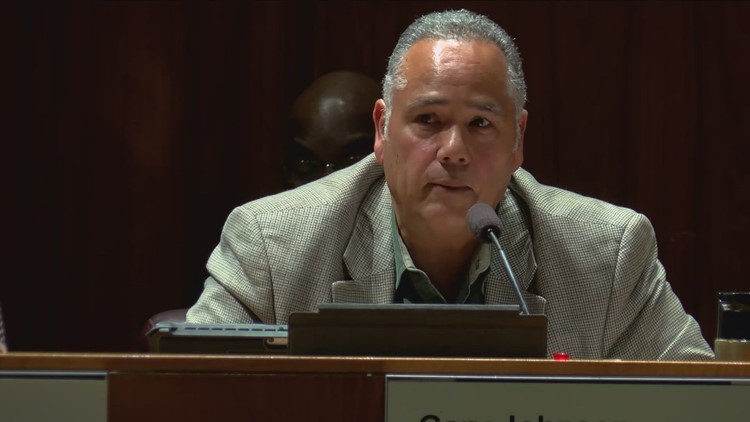 Former Toledo city councilman takes stand in bribery trial