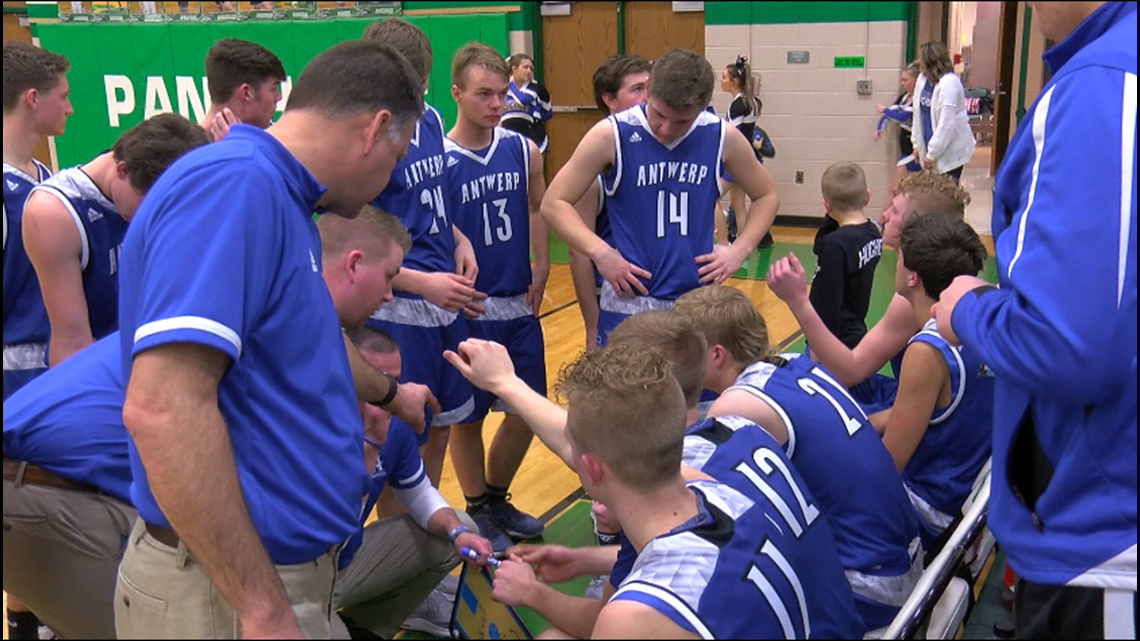 Antwerp boys basketball finishes off perfect 220 season