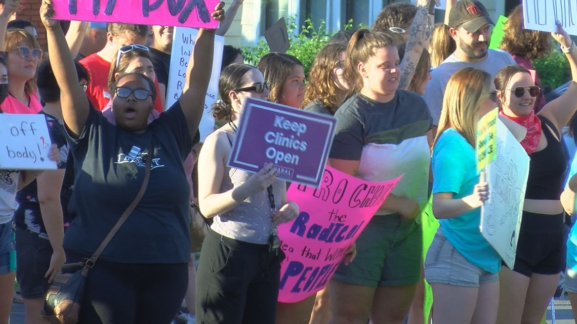 Toledoans protest Roe v. Wade ruling - Vimarsana News
