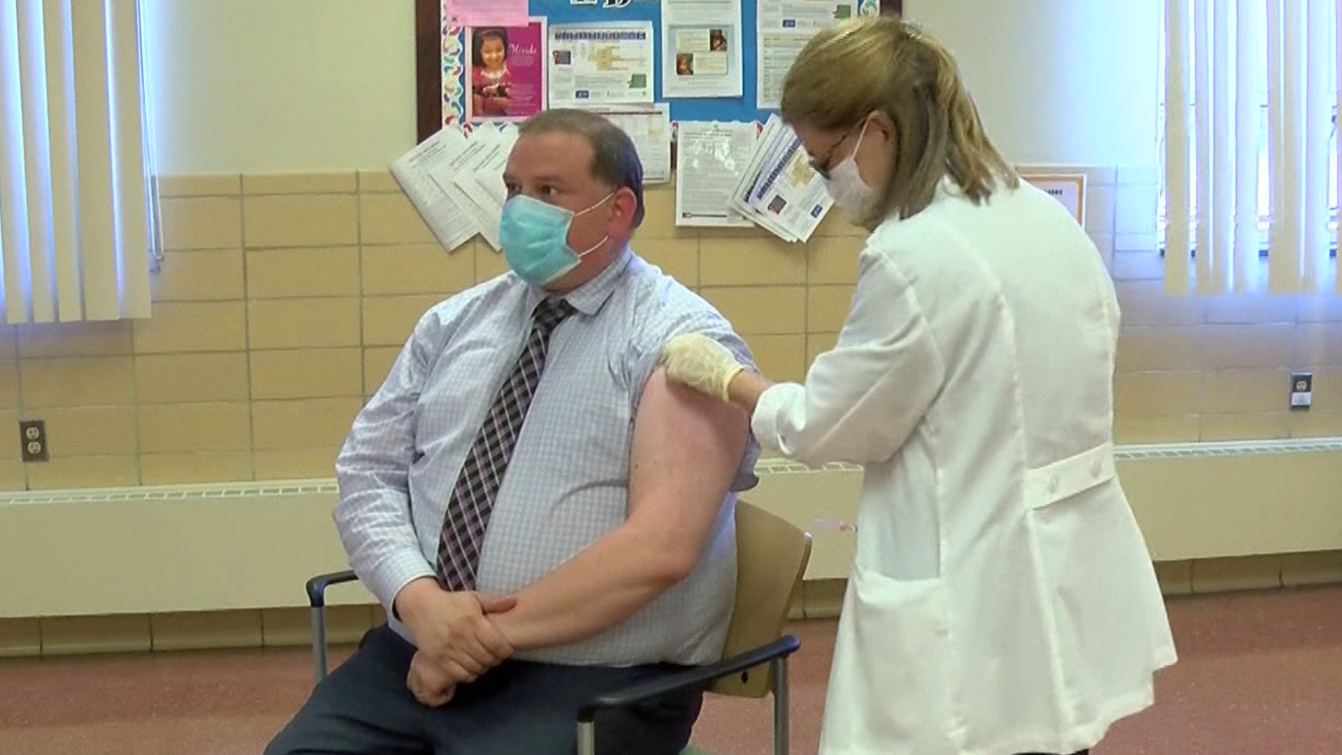 The Toledo-Lucas County Health Department has started appointment-only flu shot clinics. Today, Mayor Wade Kapszukiewicz led by example.