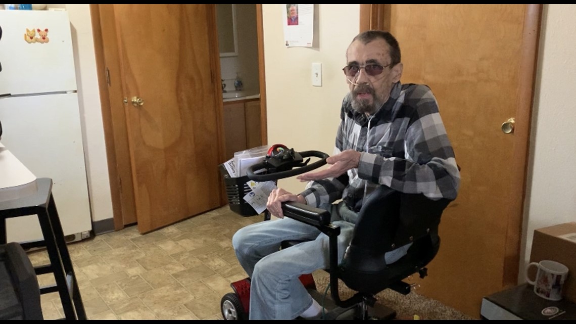Grandfather receives motorized scooter after being scammed - Vimarsana News