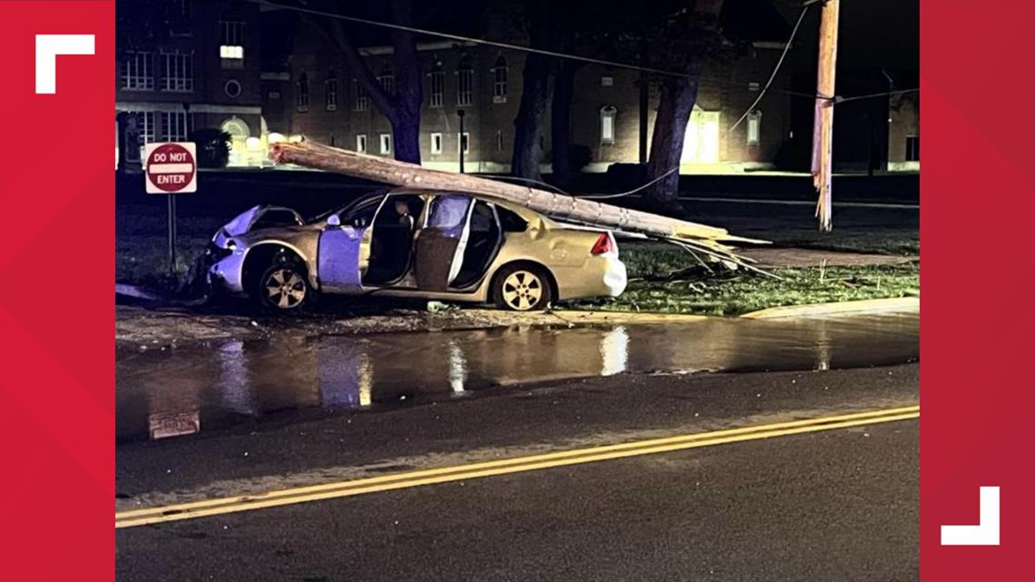 Driver crashes into hydrant, knocks down utility pole in Toledo | wtol.com