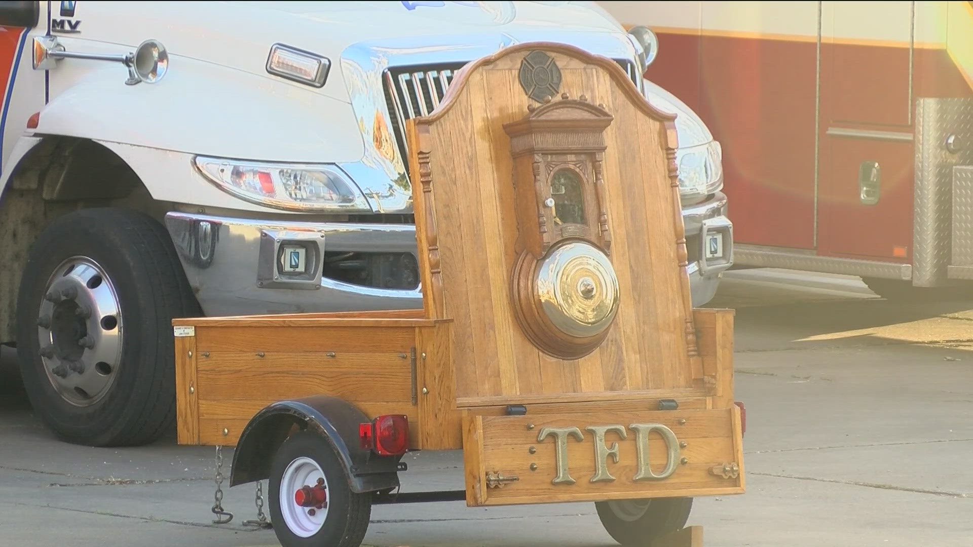 To celebrate 52-year-old Matt Conway's life and career, the department organized a special drive-by ceremony at the fire station where he served.