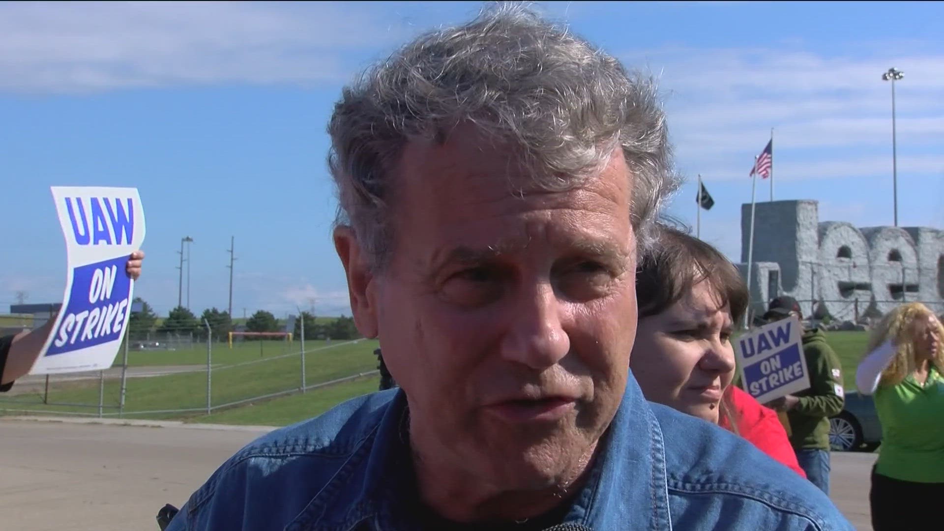 Sen. Sherrod Brown met with striking UAW workers at the Toledo Jeep plant Friday morning to show his support.