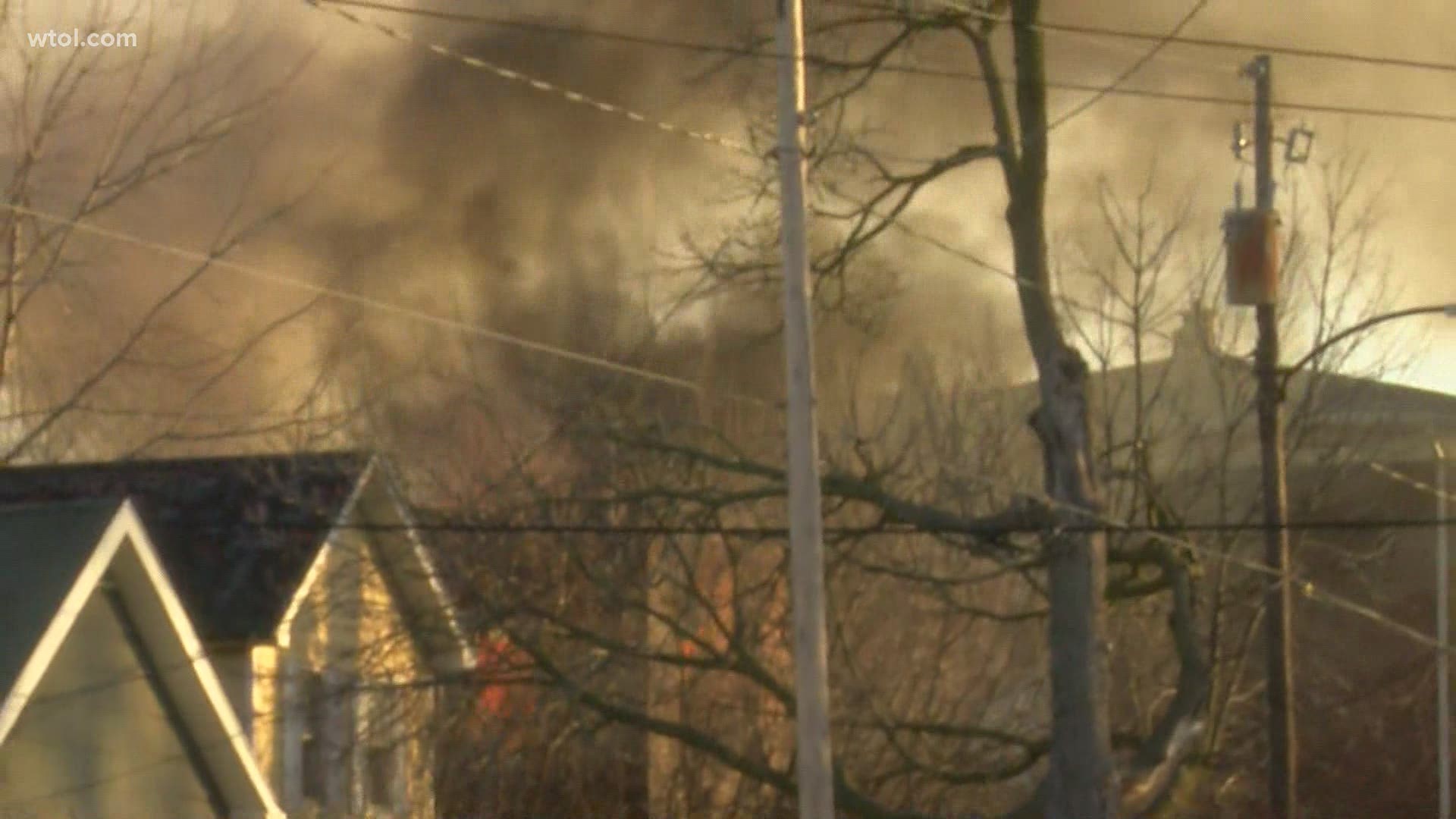 Flames and thick smoke seen but no other structures are threatened, Toledo Fire and Rescue Department personnel said Monday.