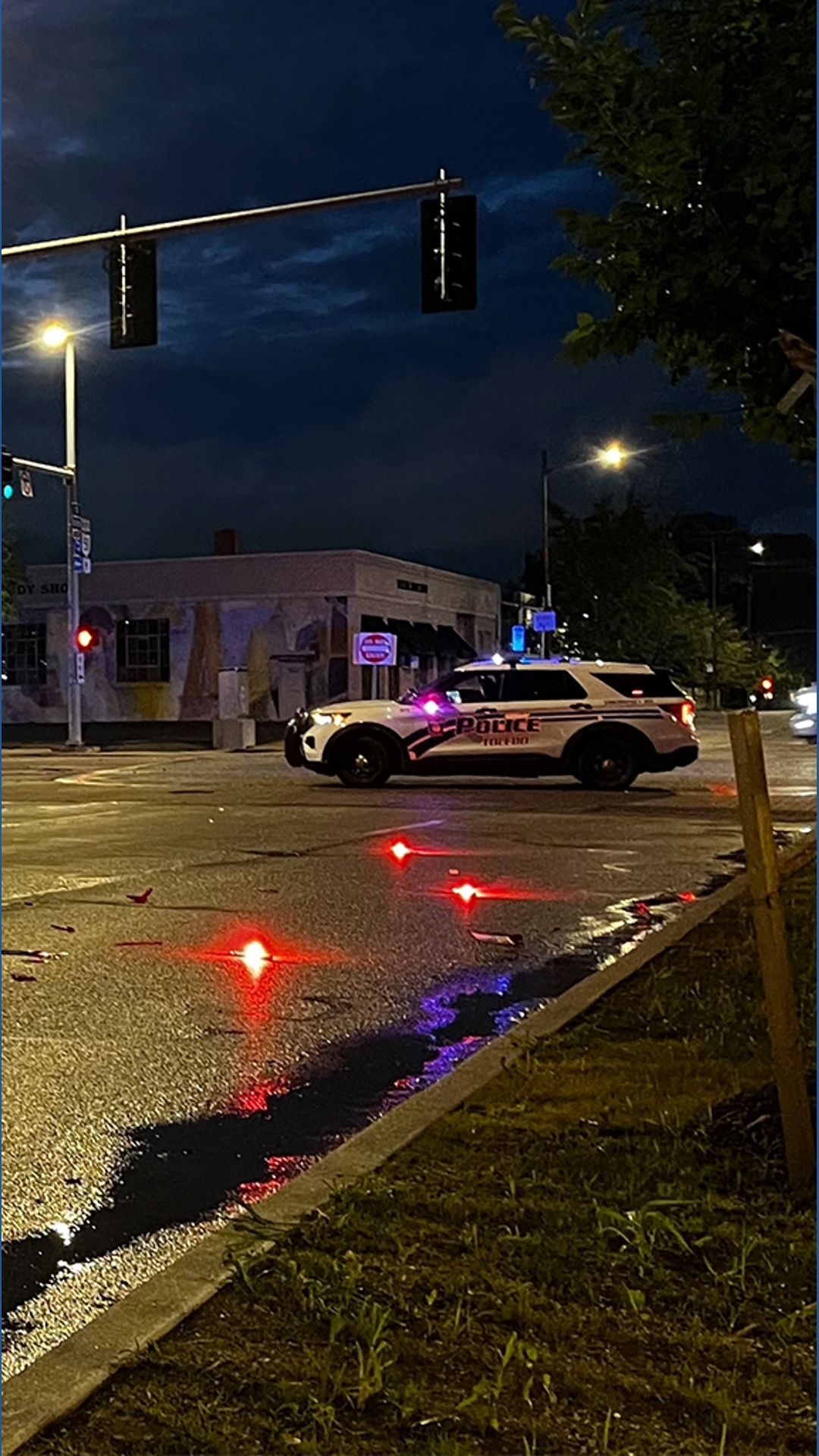 Rollover crash in Toledo leaves no serious injuries | wtol.com
