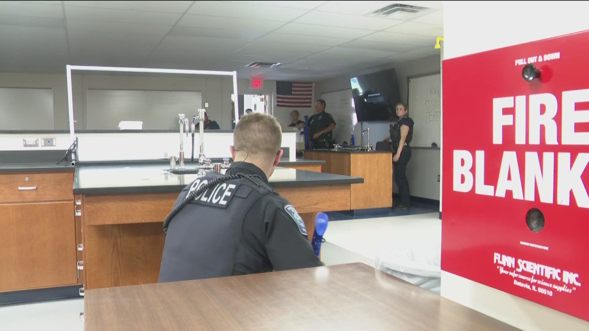 Whitehouse police train for active shooter scenarios at school | wtol.com