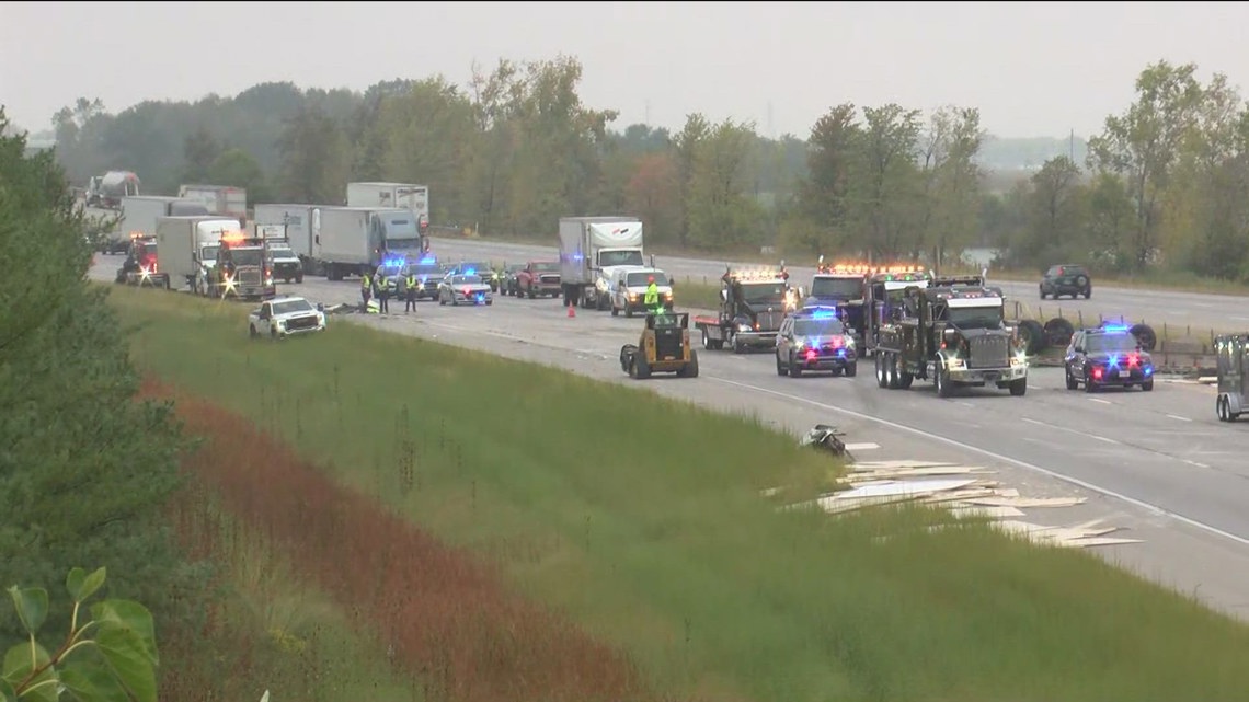 Injury crash on I-75 south in Wood County causing delays | wtol.com
