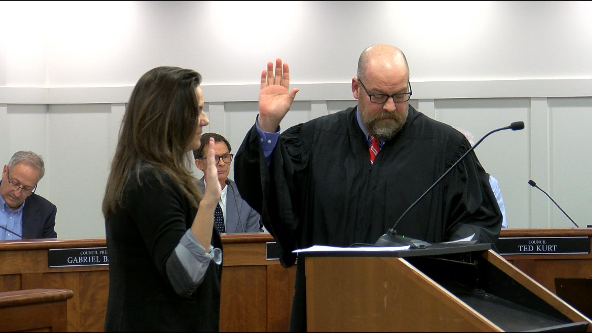 Ziss sworn in as Maumee mayor; council faces two vacancies, leadership ...