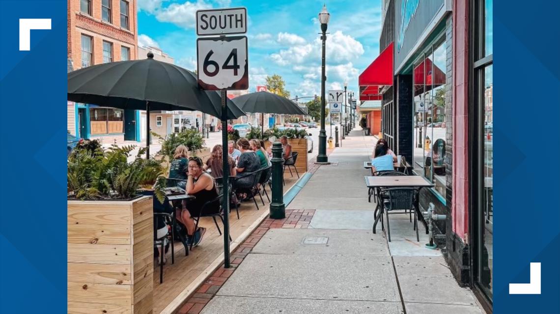 Does Bowling Green have outdoor dining areas? - Vimarsana News