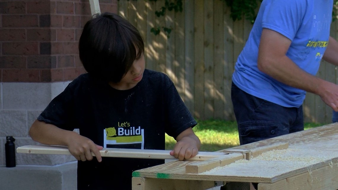 Let's build beds holds event in tandem with Kiwanis, Cedar Creek