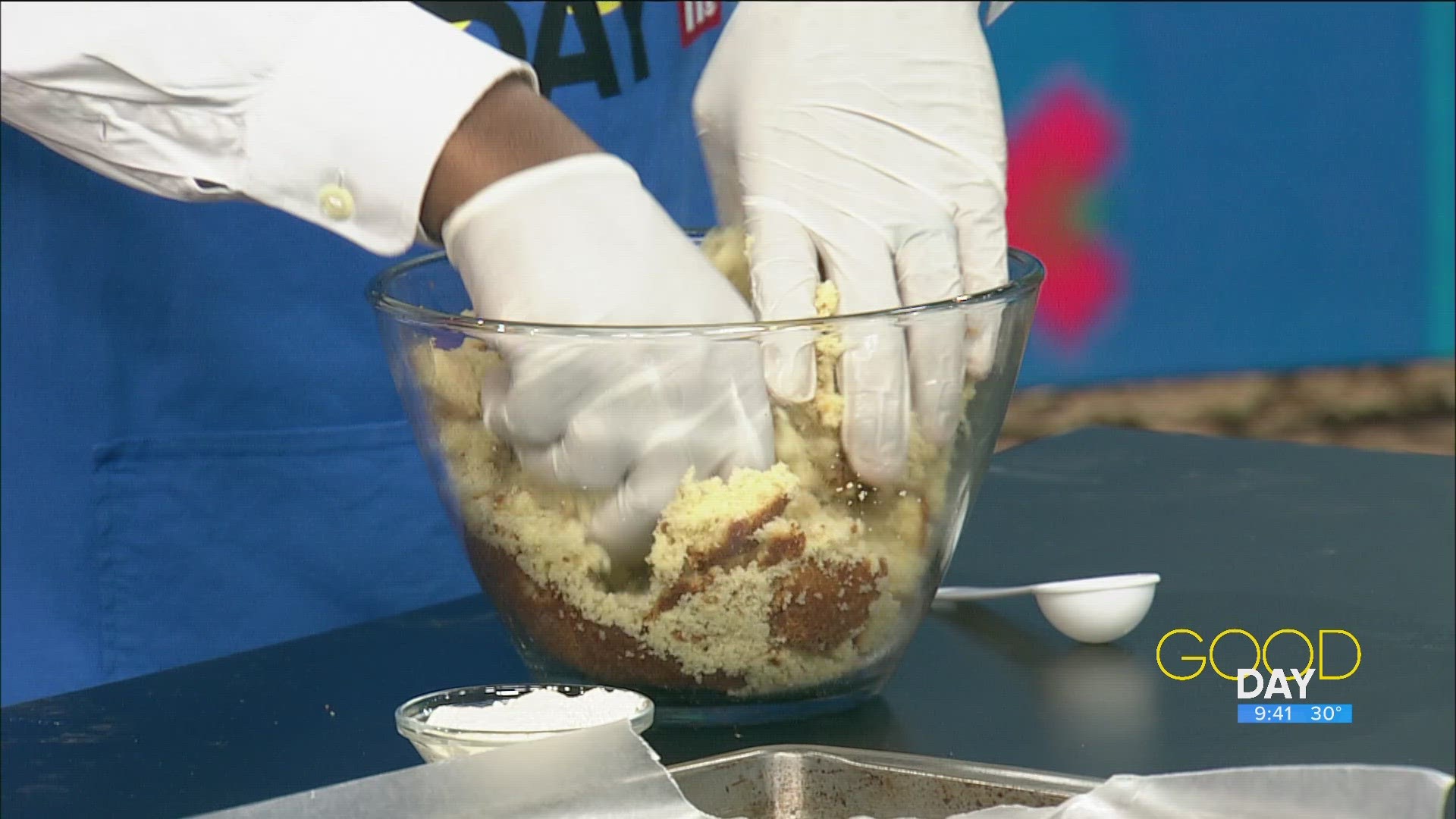 Brianna Stewart of Jera's Heavenly Sweet demonstrates how to make these  cake balls.